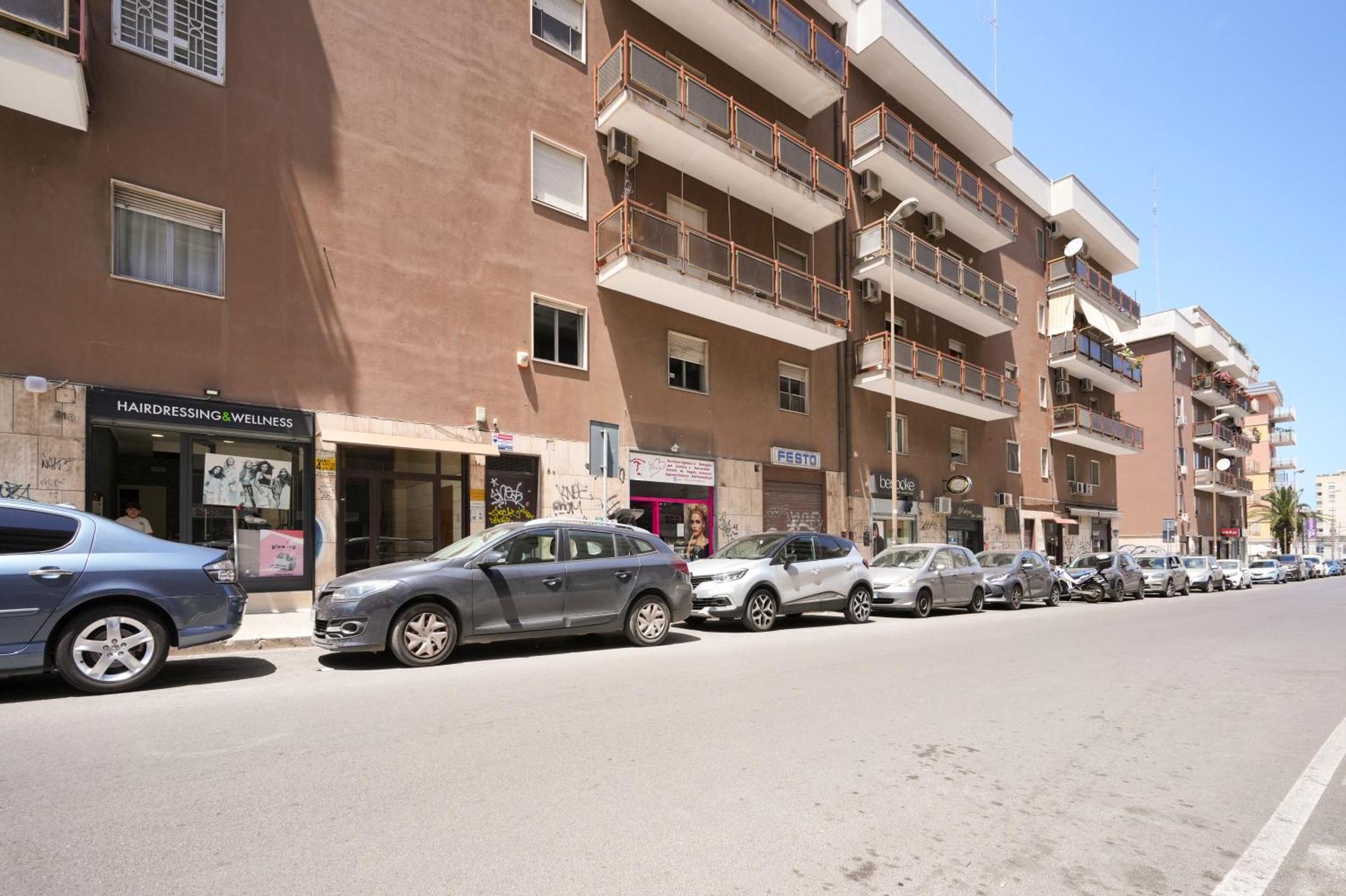 Gli Aquiloni Apartment - Steps From The Station Bari Ngoại thất bức ảnh