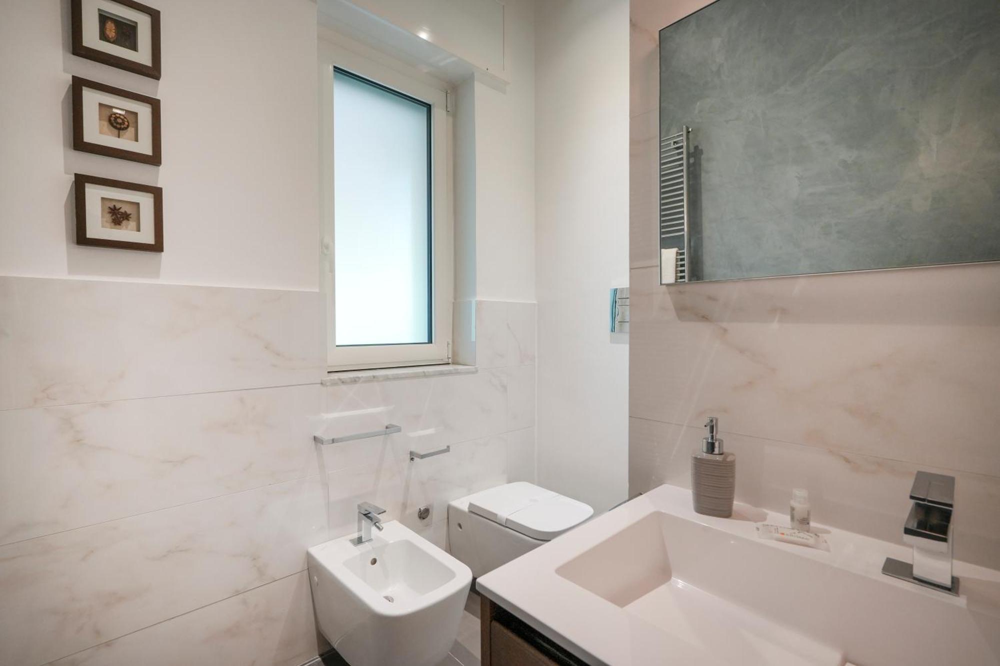 Gli Aquiloni Apartment - Steps From The Station Bari Ngoại thất bức ảnh